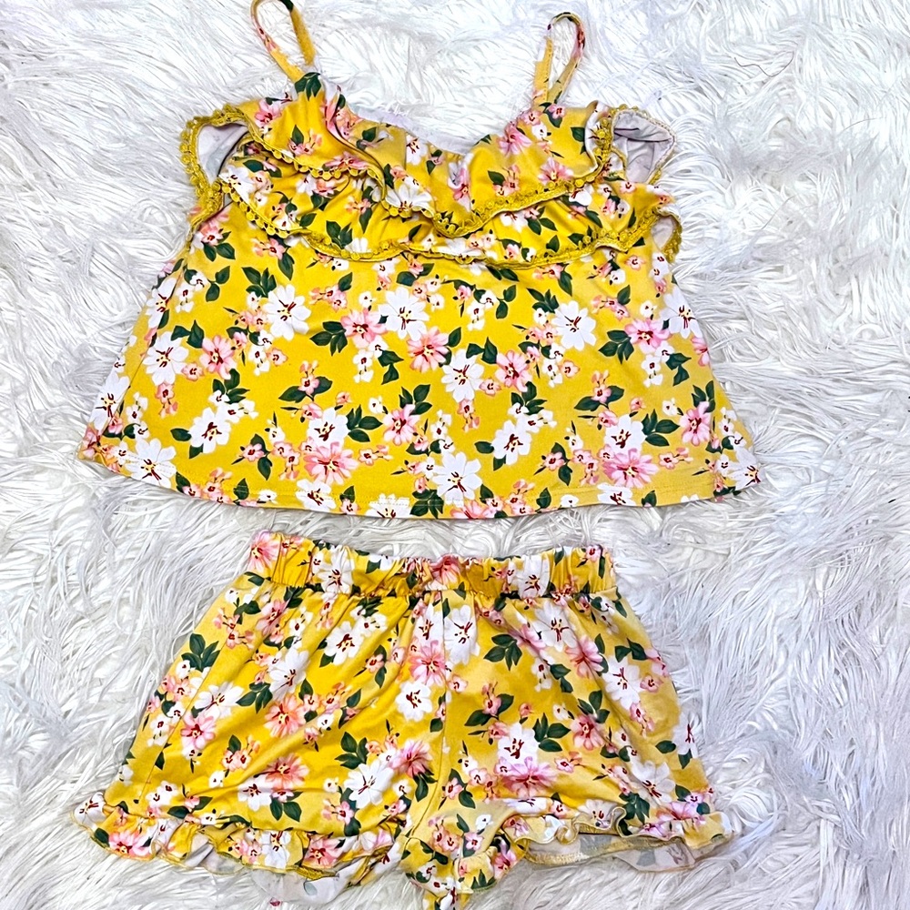 Girls size 7 btween outfit